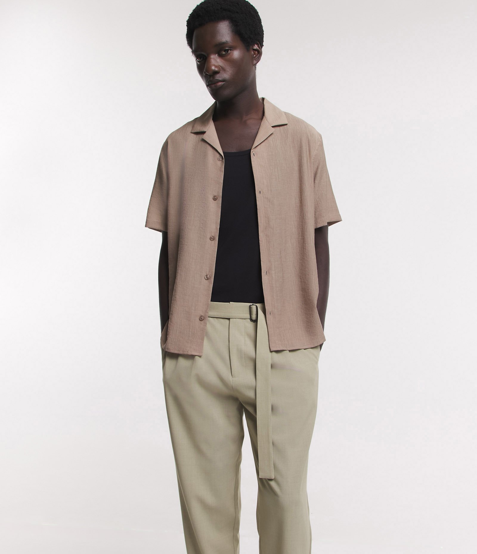 Camisa Boxy Texturizada com Gola Bowling Bege 6