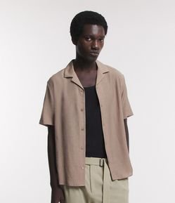 Camisa Boxy Texturizada com Gola Bowling