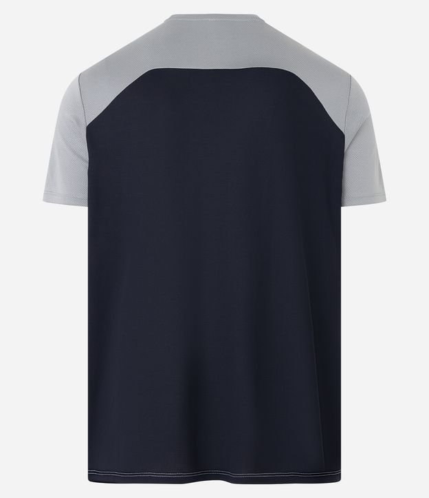 Camiseta Esportiva em Dry Fit com Textura e Recorte Contrastante Cinza 7