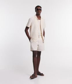 Bermuda em Sarja com Elástico no Cós e Bolsos Embutidos