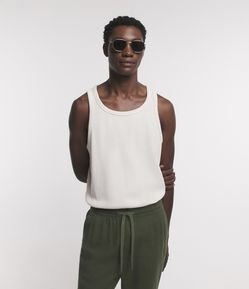 Regata Regular em Meia Malha com Textura Canelada