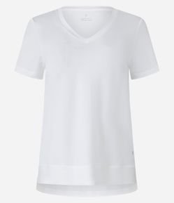 Camiseta Esportiva com Barra Alongada