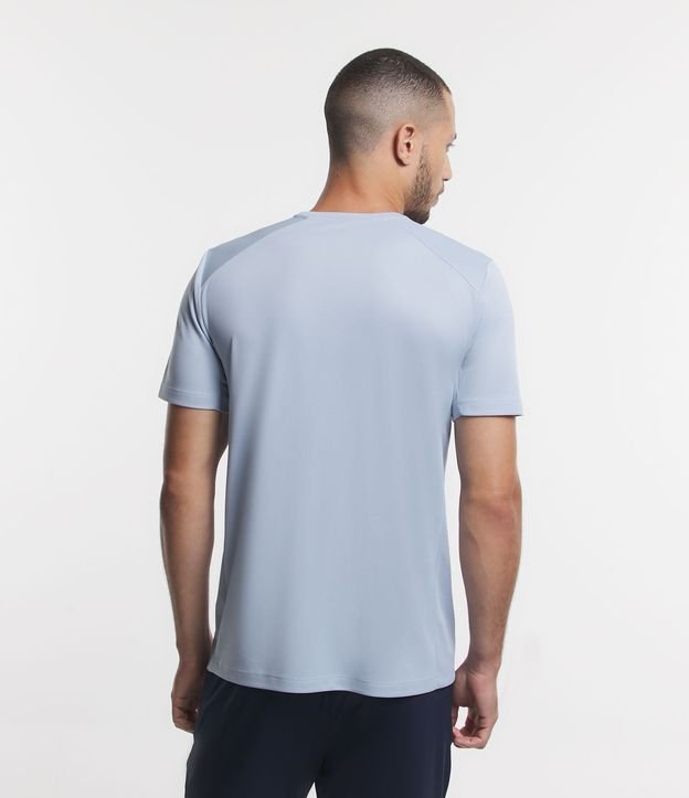 Camiseta Esportiva em Dry Fit com Lettering Athletic e Textura Furadinha Azul Celeste 3