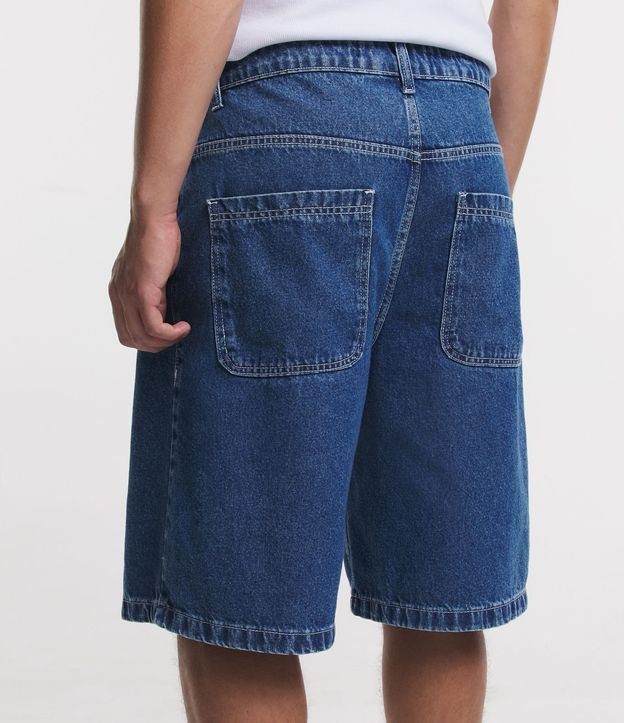 Bermuda Baggy Jeans com Pesponto Contrastante Azul Médio 3