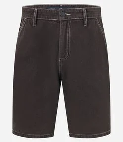 Bermuda Slim em Sarja com Pespontos Contrastantes e Laterais Triplas