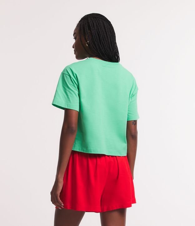 Blusa T-shirt em Meia Malha com Estampa Tropical Feita de Sol Verde 3