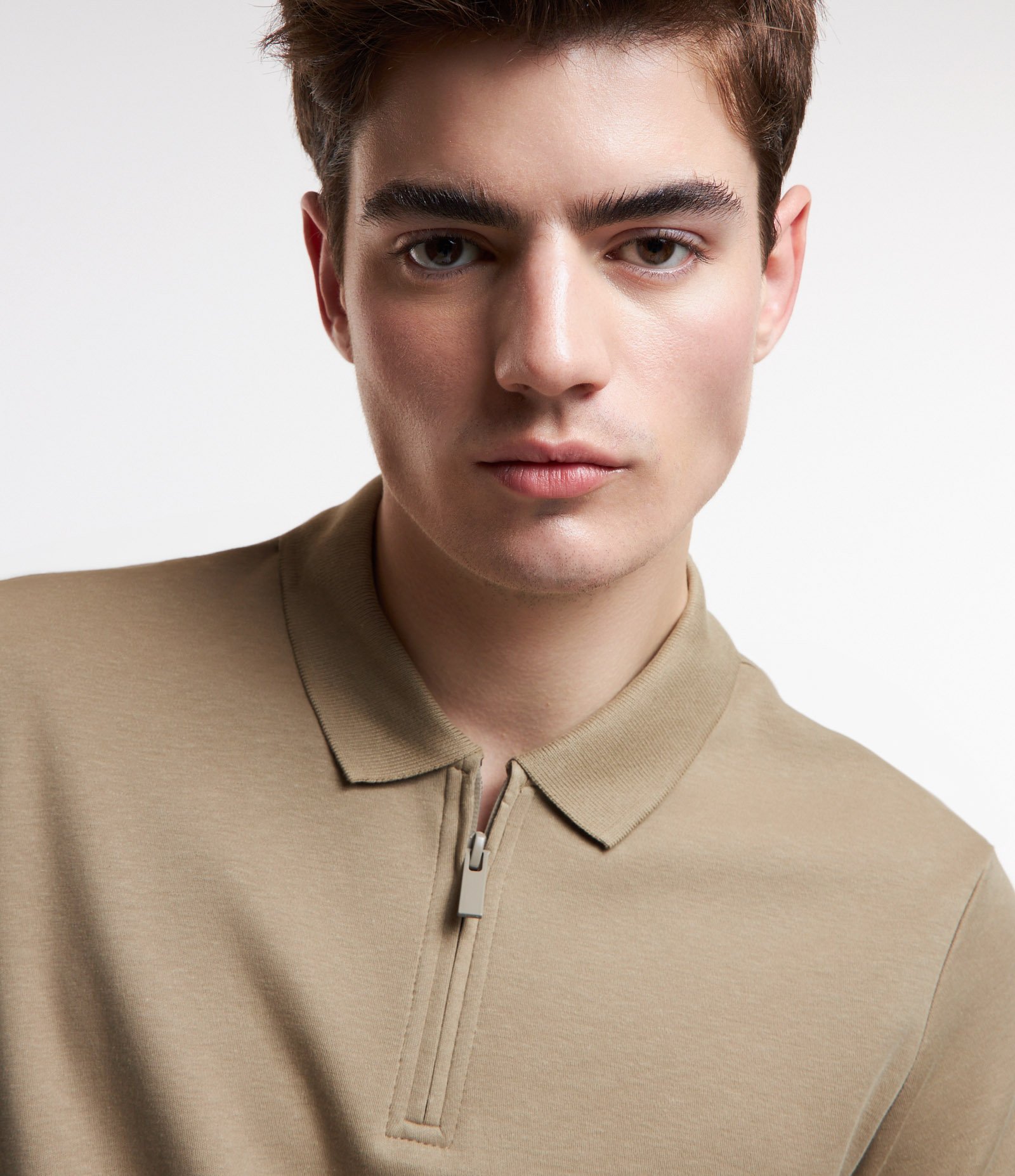 Camisa Polo em Algodão com Zíper na Gola Bege 4