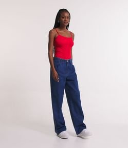 Calça Wide Leg Jeans Alfaiatada com Preguinhas e Bolso Embutido