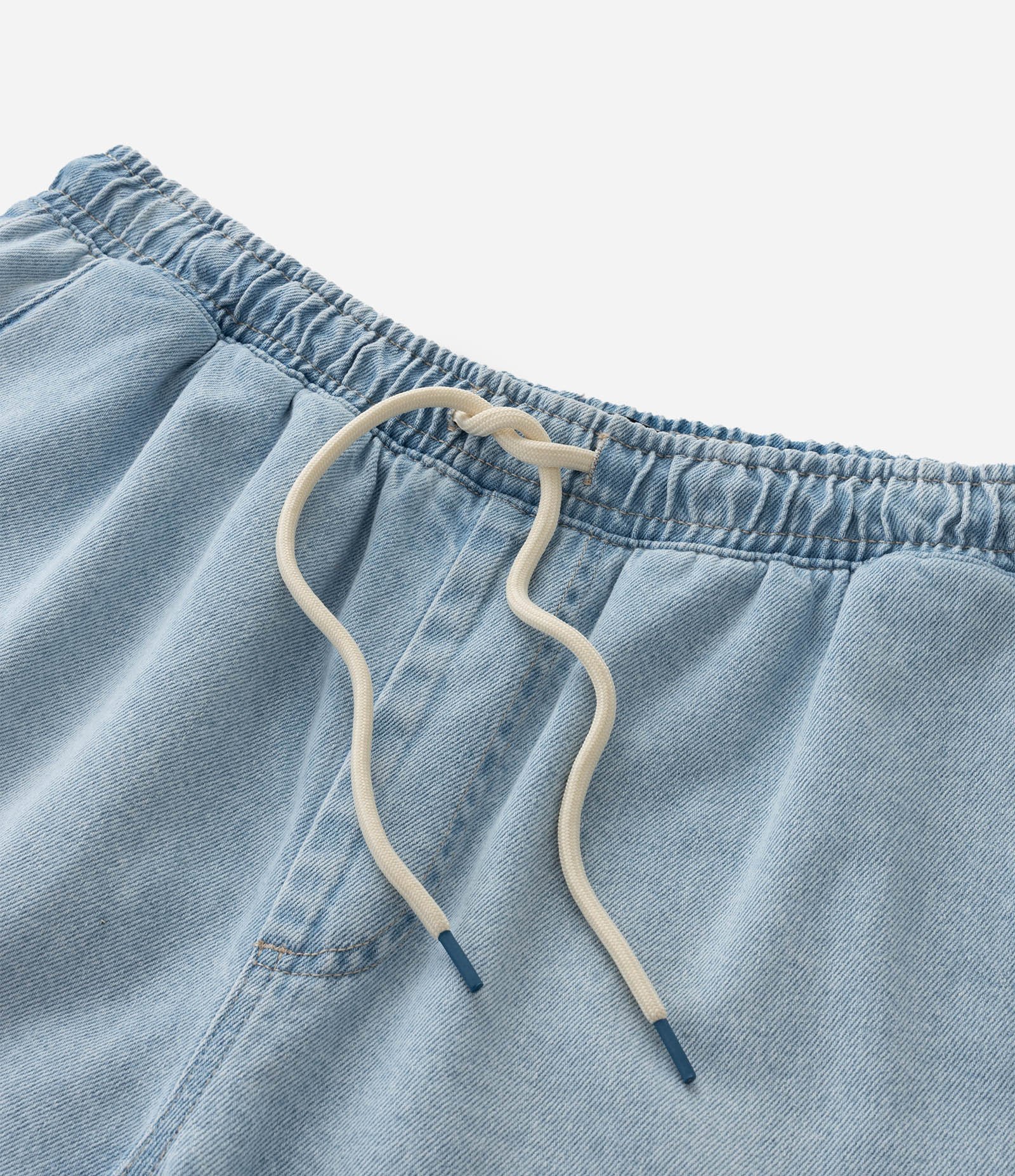 Bermuda Jeans com Cós Elástico e Etiqueta Aplicada Azul Claro 8