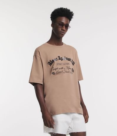 Camiseta Boxy em Algodão com Estampa Against All Menor preço em Camiseta Boxy em Algodão com Estampa Against All