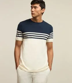 Camiseta Regular em Algodão Estampa Listras