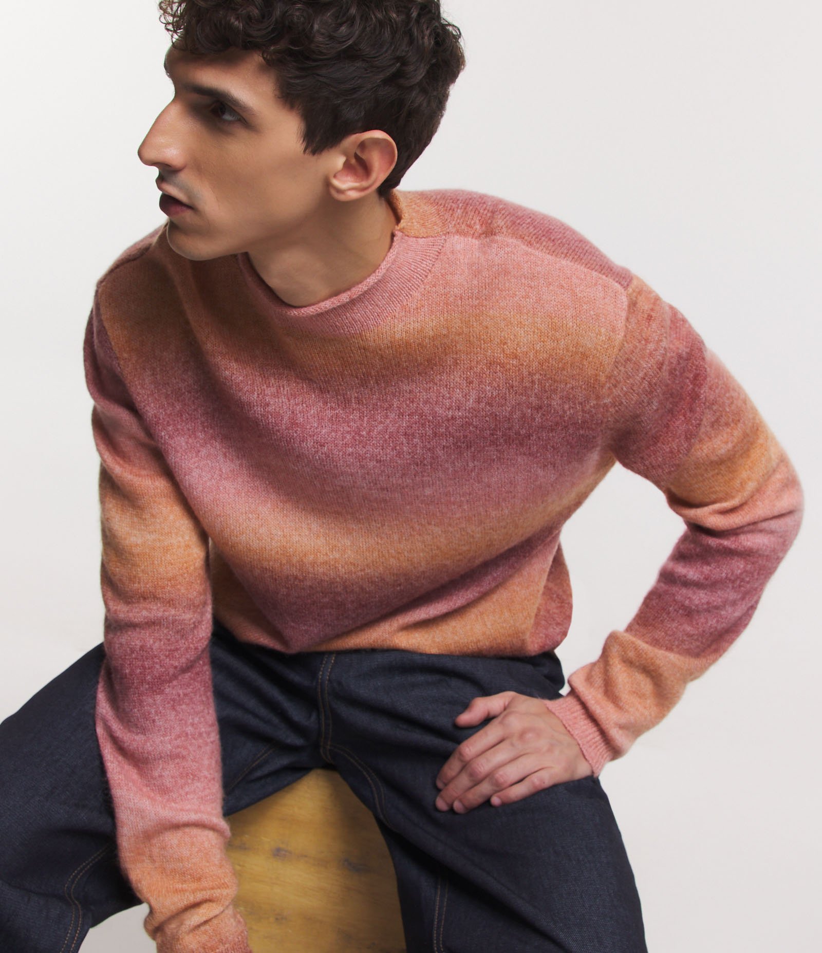 Suéter em Tricô Leve com Estampa Degradê Laranja 8