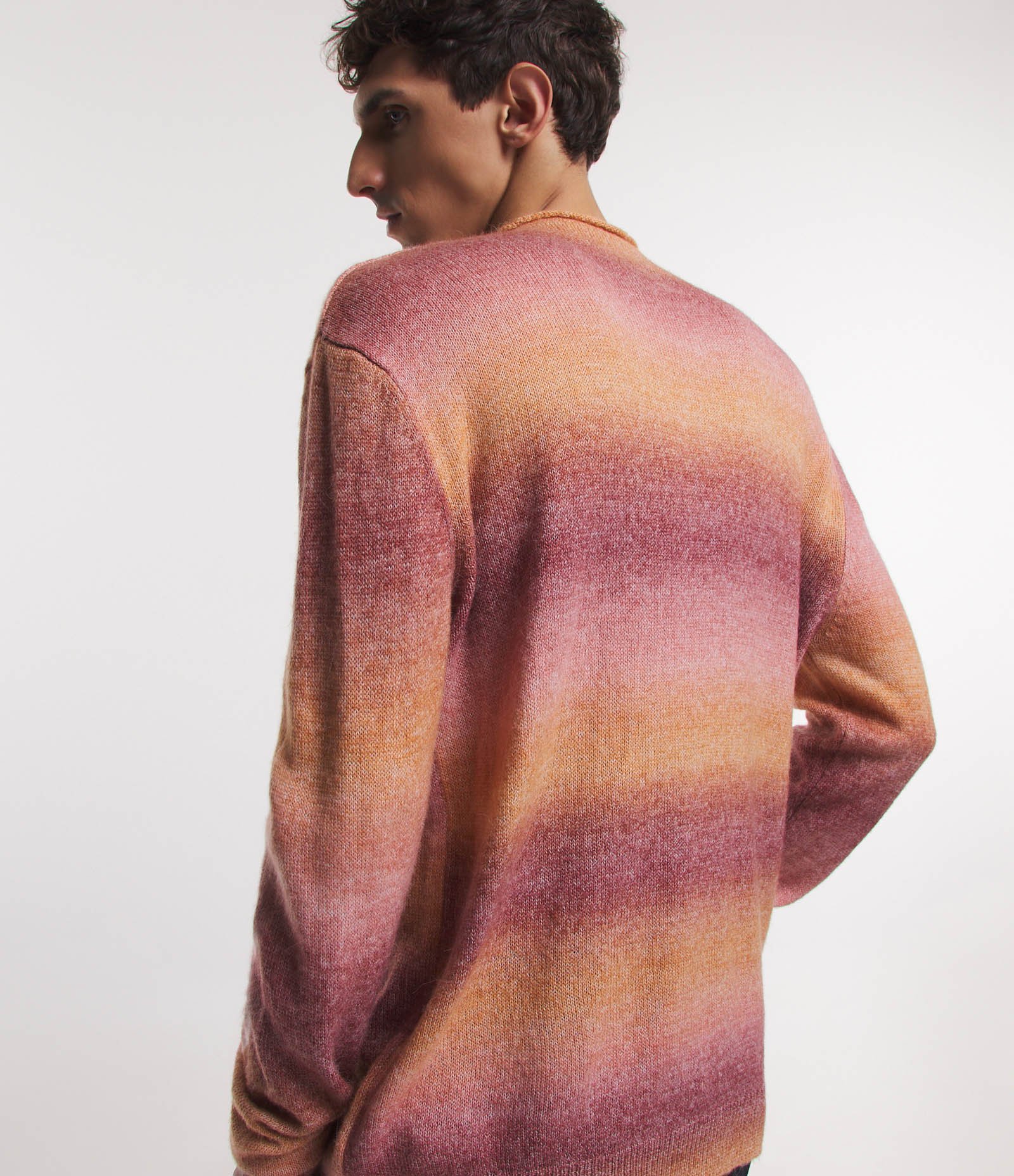 Suéter em Tricô Leve com Estampa Degradê Laranja 3