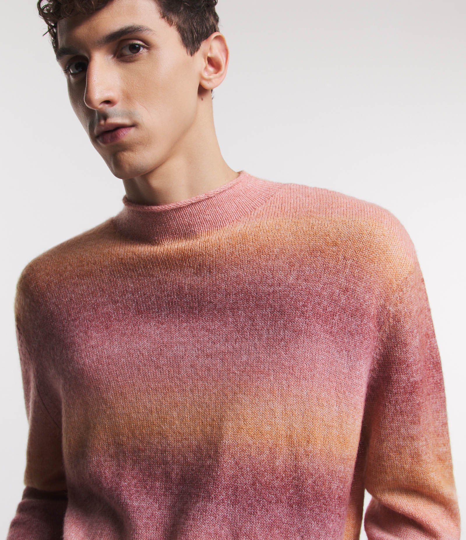 Suéter em Tricô Leve com Estampa Degradê Laranja 7