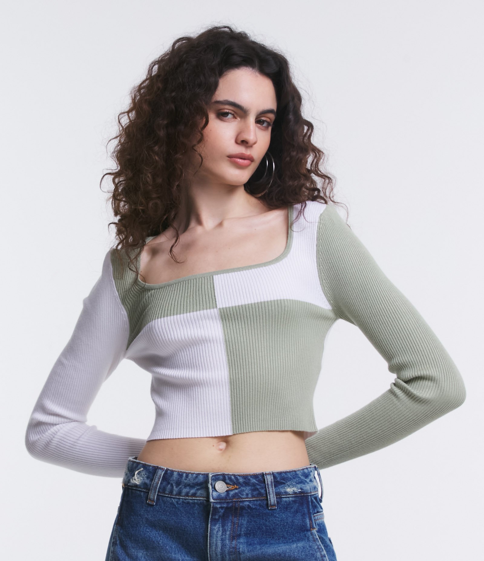 Blusa Cropped em Tricô Estampado com Bloco de Cor Branco/Verde 1