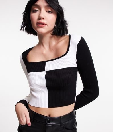 Blusa Cropped em Tricô com Estampa em Blocos de Cor Menor preço em Blusa Cropped em Tricô com Estampa em Blocos de Cor