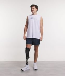 Bermuda Esportiva com Zíper no Bolso e Etiqueta na Barra