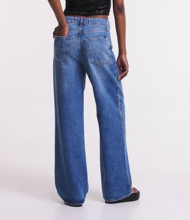 Calça Wide Leg em Jeans com Faixa Lateral de Brilho Azul 3
