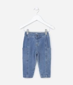 Calça Cenoura Jeans Infantil com Recortes e Bolsos Laterais - Tam 03 a 18 Meses