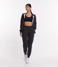 Calça Jogger Esportiva em Meia Malha com Amarração Interna