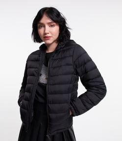 Jaqueta Ultra Leve com Capuz e Bolsos com Botão