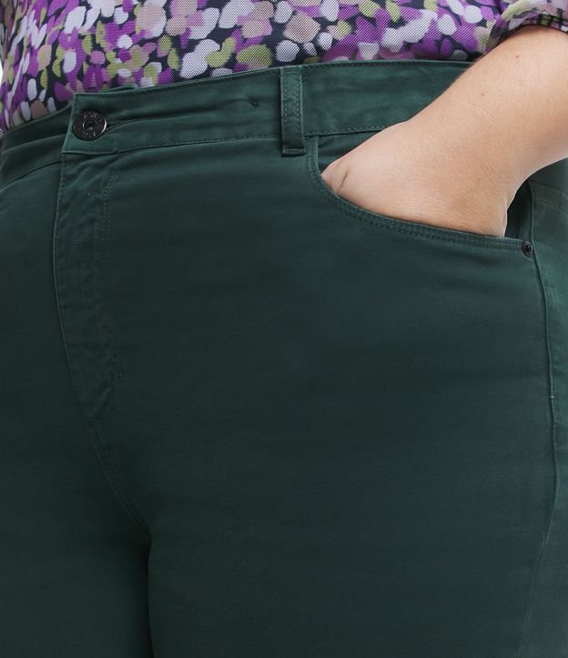 Calça Skinny em Jeans Básica com Bolsos Curve & Plus Size Verde Escuro 4