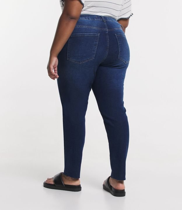 Calça Mom Jeans com Tachinhas Laterais Curve & Plus Size Azul 3