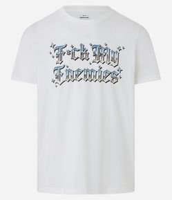 Camiseta Regular em Meia Malha com Lettering Gótico