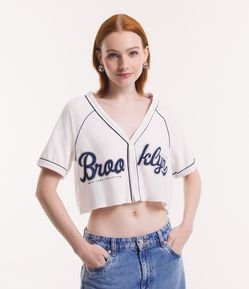 Blusa Cropped em Piquet Estilo Baseball com Estampa Brooklyn