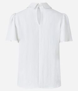 Blusa com Laço na Gola e Manga Evasê Bufante