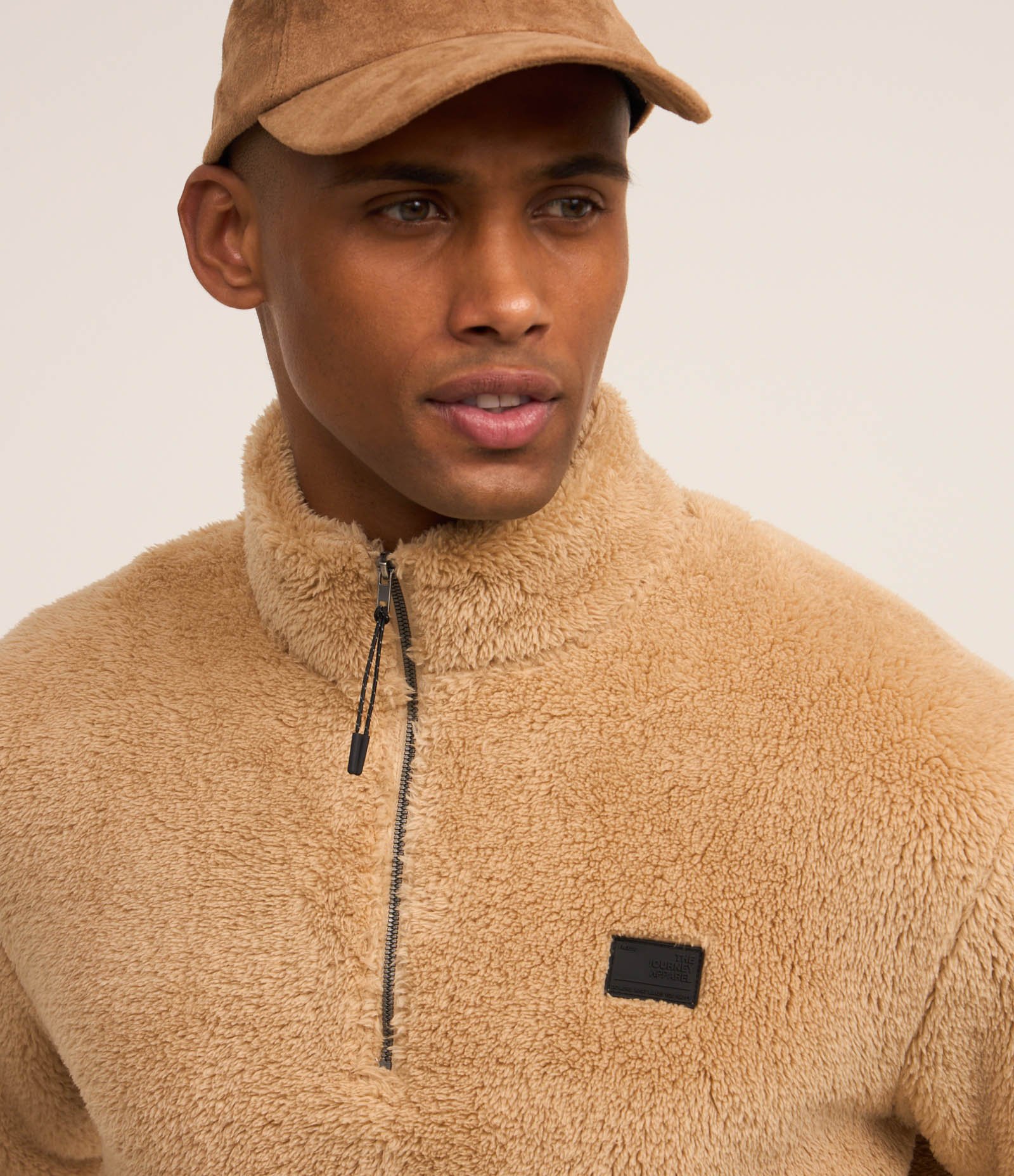 Blusão Peludinho com Zíper na Gola e Bolso Canguru 5