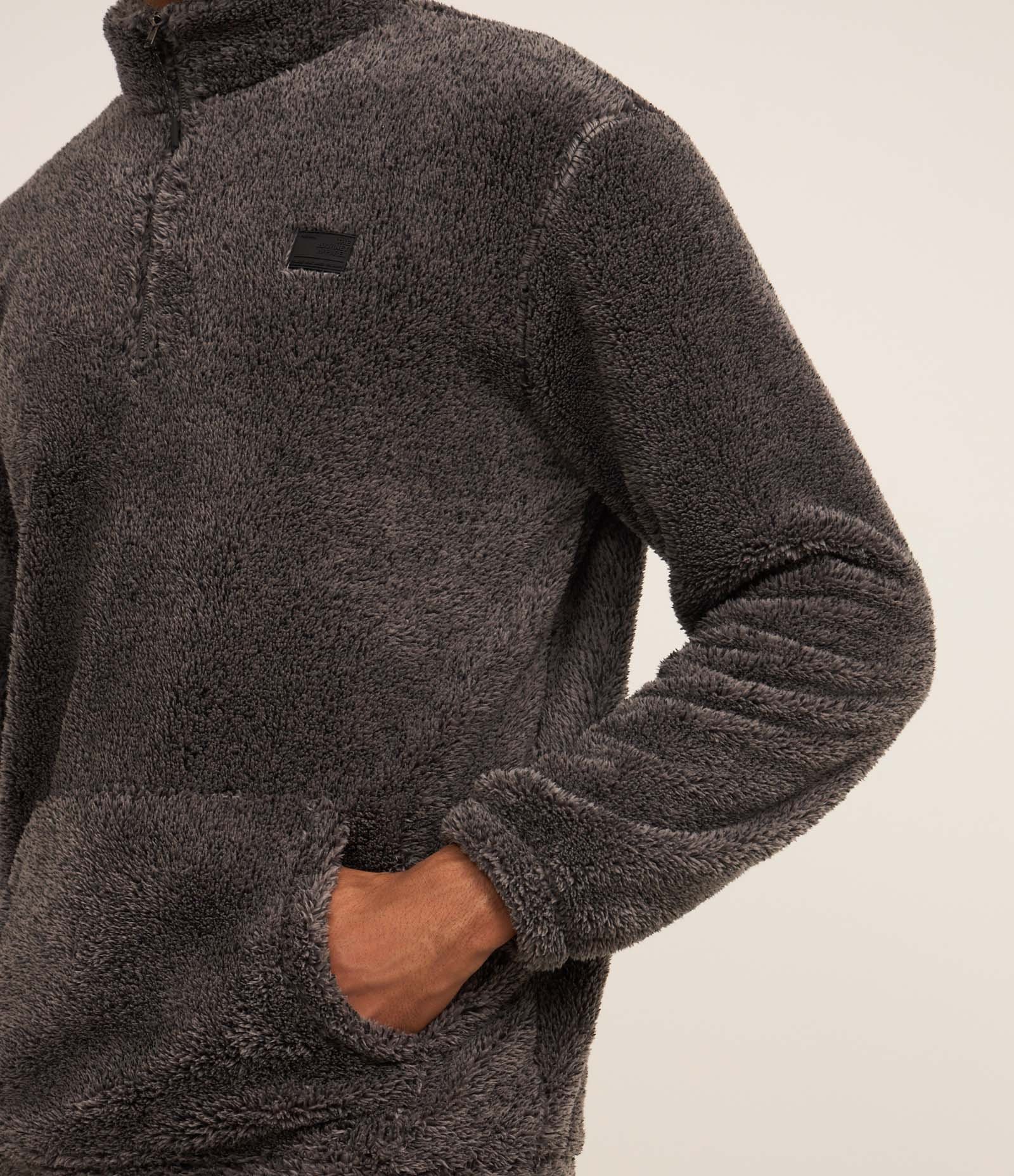 Blusão Peludinho com Zíper na Gola e Bolso Canguru Cinza 3
