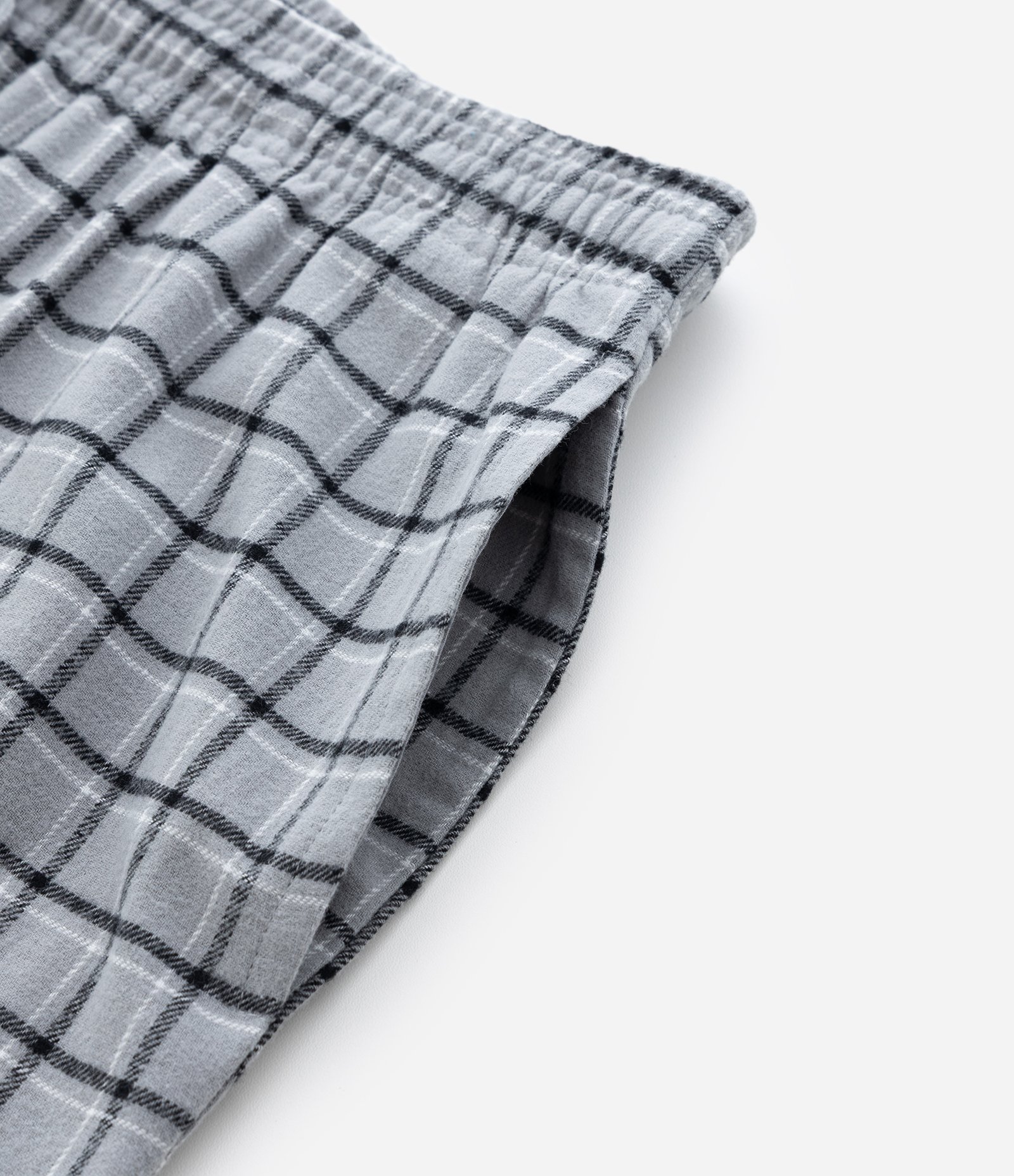 Calça de Pijama em Flanela Xadrez com Amarração Cinza 8