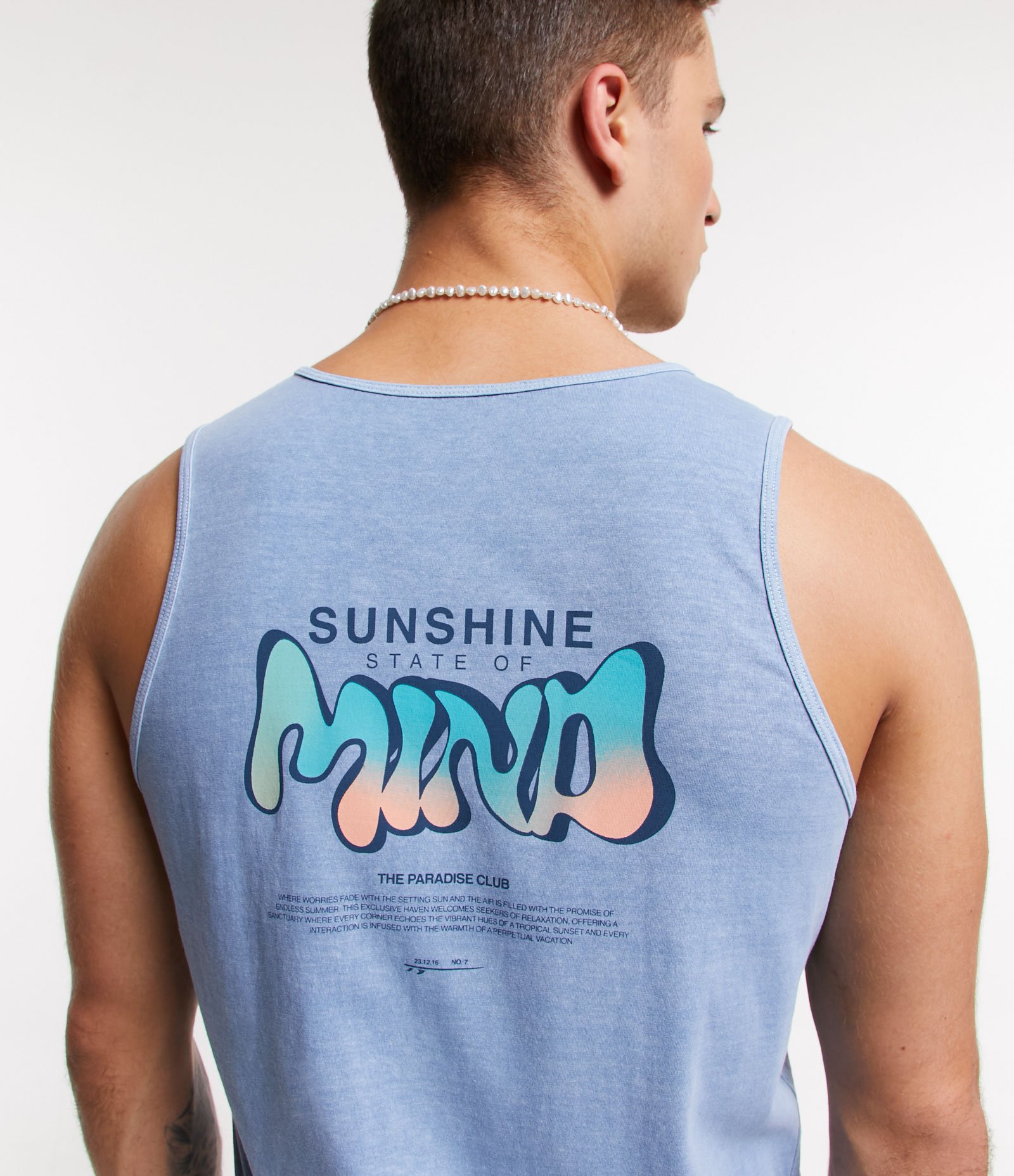 Regata Regular Estonada em Meia Malha com Lettering Gradiente Azul Bebê 5