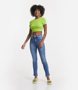 Calça Skinny Jeans com Abertura na Barra e Bolsinho Diferenciado