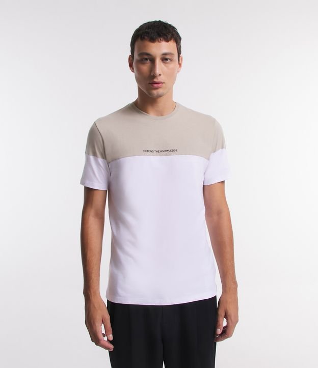Camiseta Slim em Meia Malha com Lettering e Bloco de Cor Off White 1