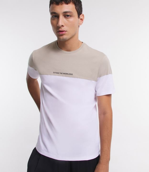 Camiseta Slim em Meia Malha com Lettering e Bloco de Cor Off White 5