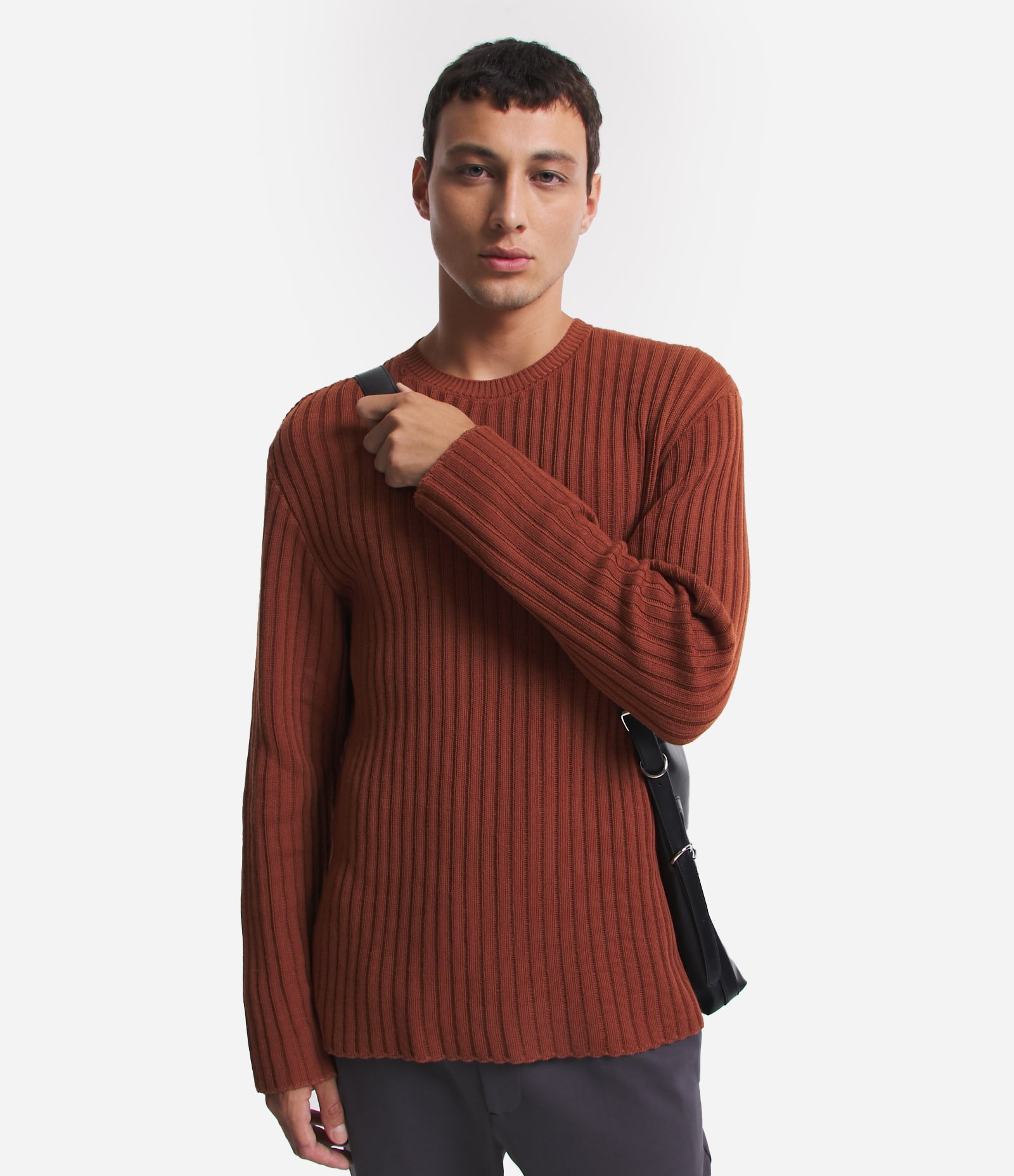 Suéter Slim em Tricô com Textura Canelada Marrom Telha 1