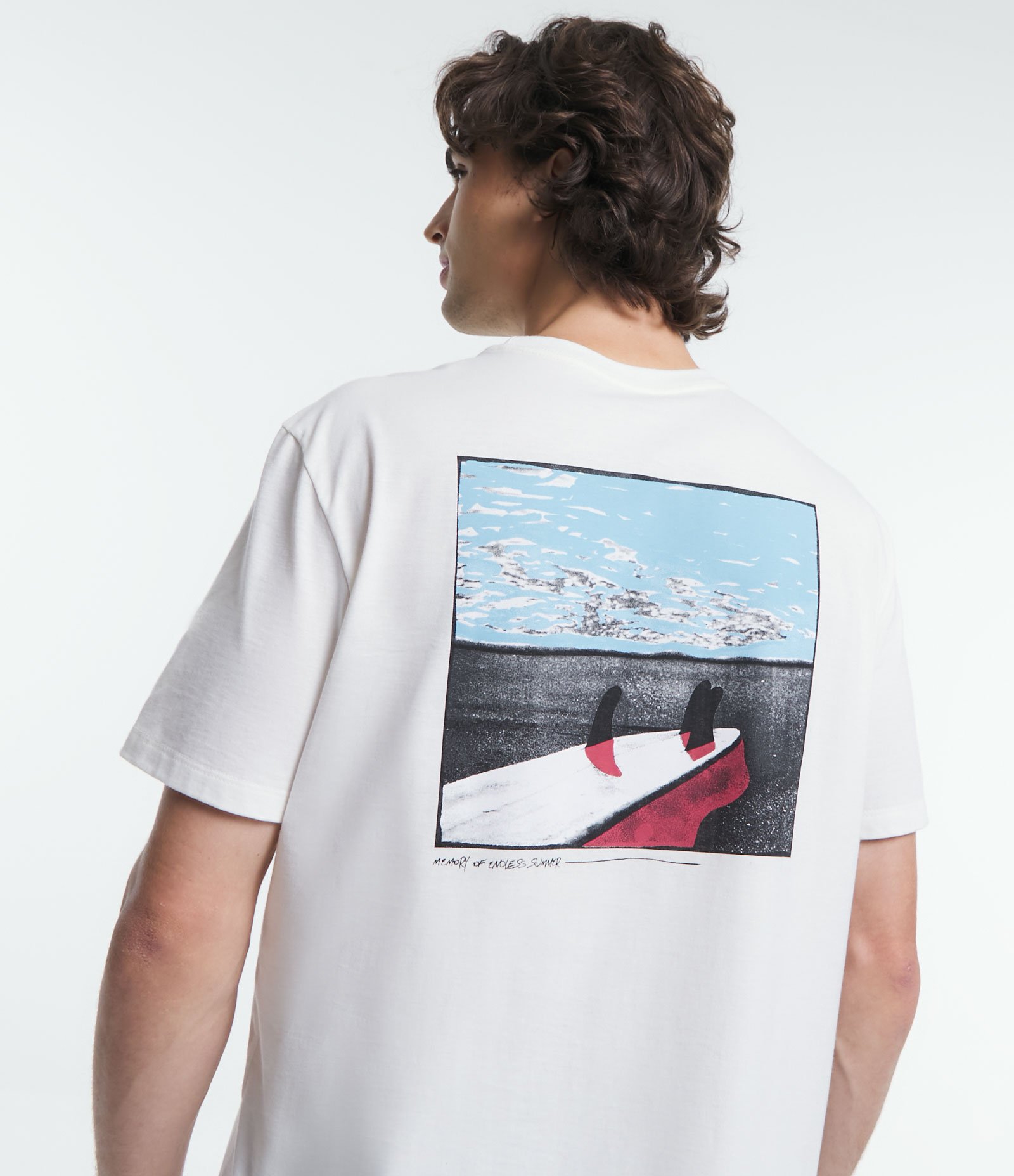 Camiseta Comfort em Meia Malha com Estampa de Lettering e Prancha Off White 1