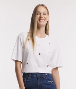 Blusa Manga Curta em Meia Malha com Corações de Pedrarias