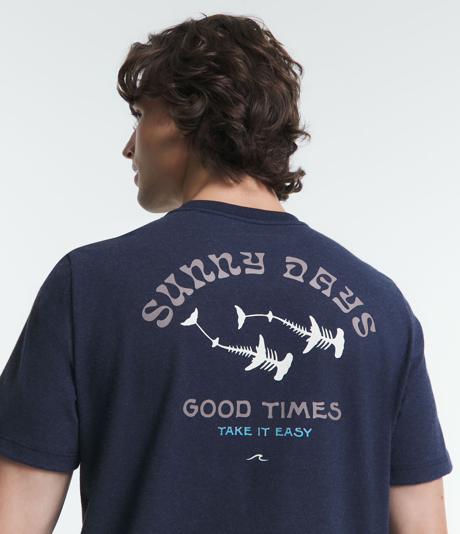 Camiseta Comfort em Meia Malha com Estampa Esqueleto de Tubarão Azul Escuro 1