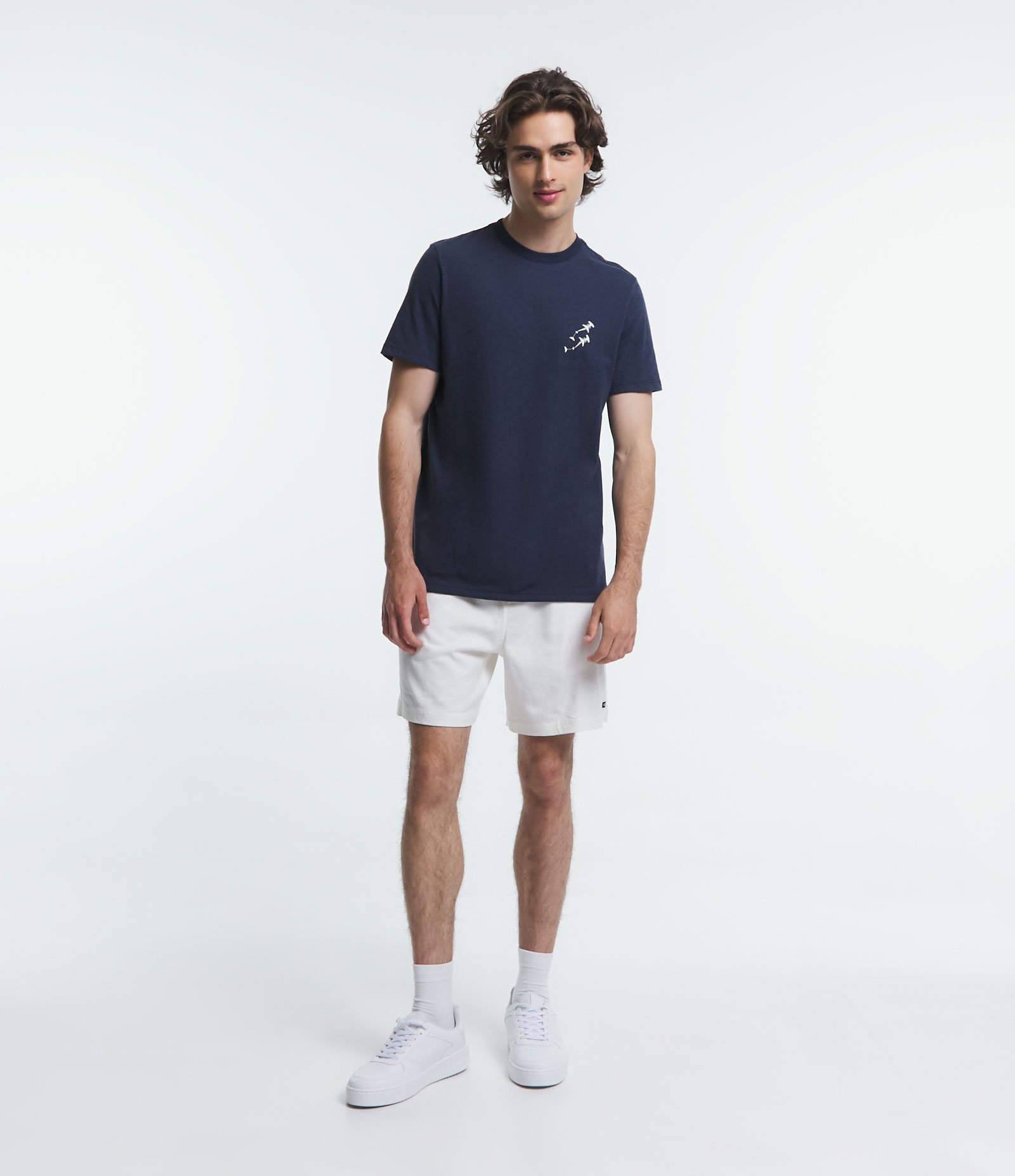 Camiseta Comfort em Meia Malha com Estampa Esqueleto de Tubarão Azul Escuro 3