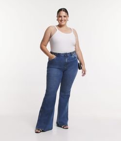 Calça Flare Jeans com Corrente Ônix no Cós e Cintura Média Curve & Plus Size