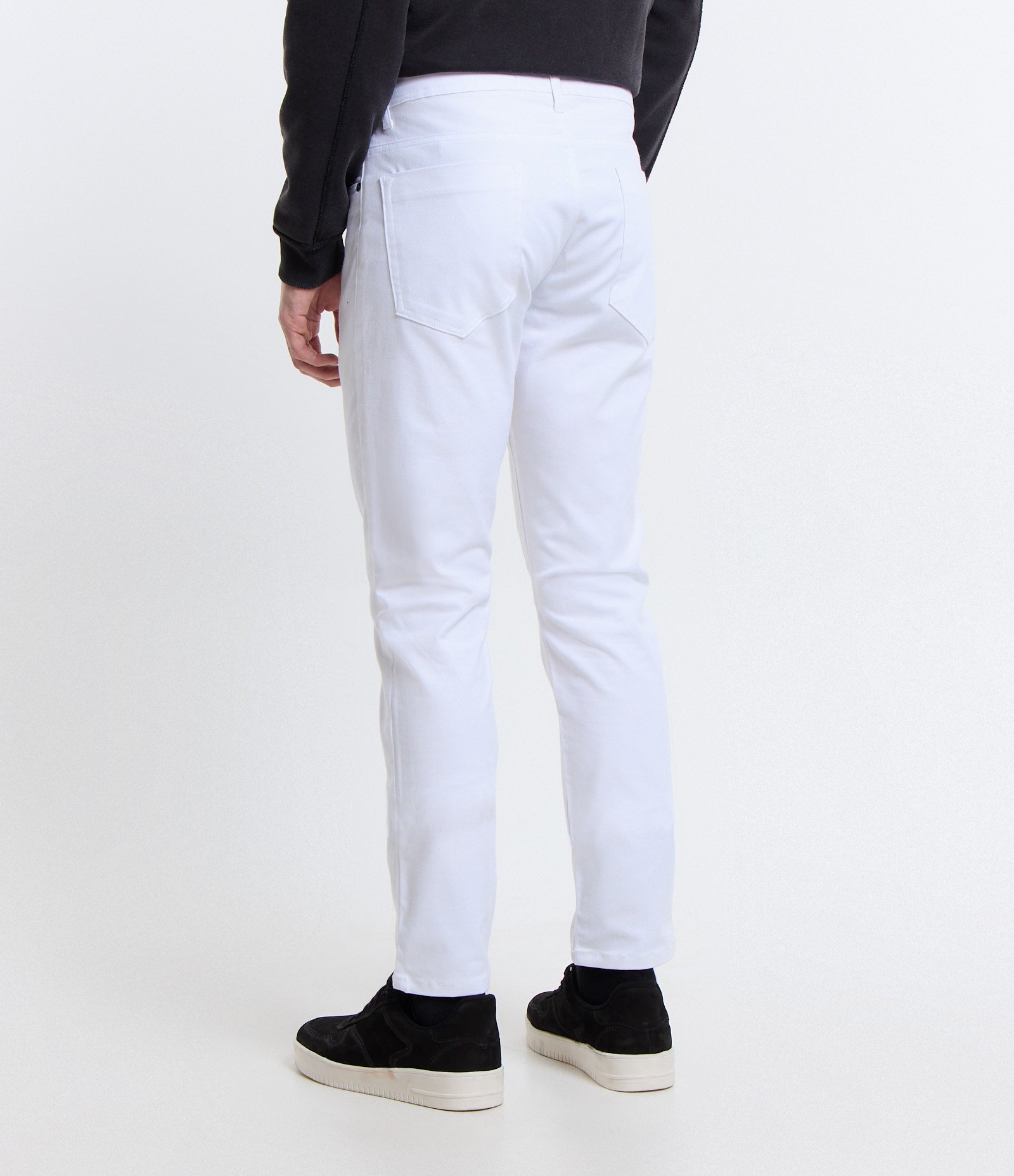 Calça Skinny Básica em Sarja com Elastano e Bolsos Branco 3