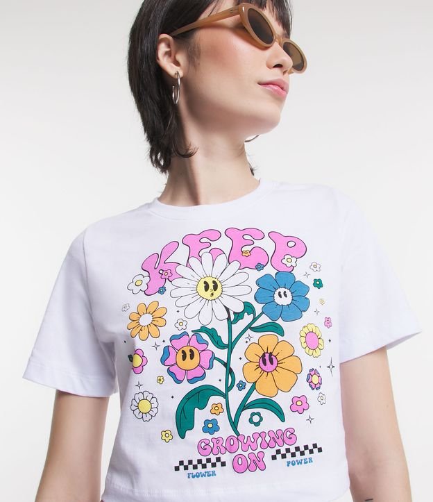 Blusa T-shirt em Meia Malha com Estampa Floral Keep Growing On Branco 4