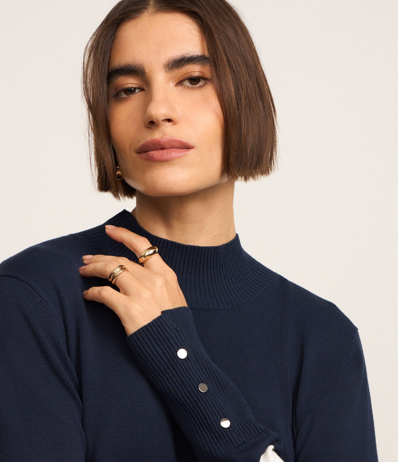 Blusa Alongada em Tricô com Ponto Diferenciado e Estampa Listrada Azul Marinho 4
