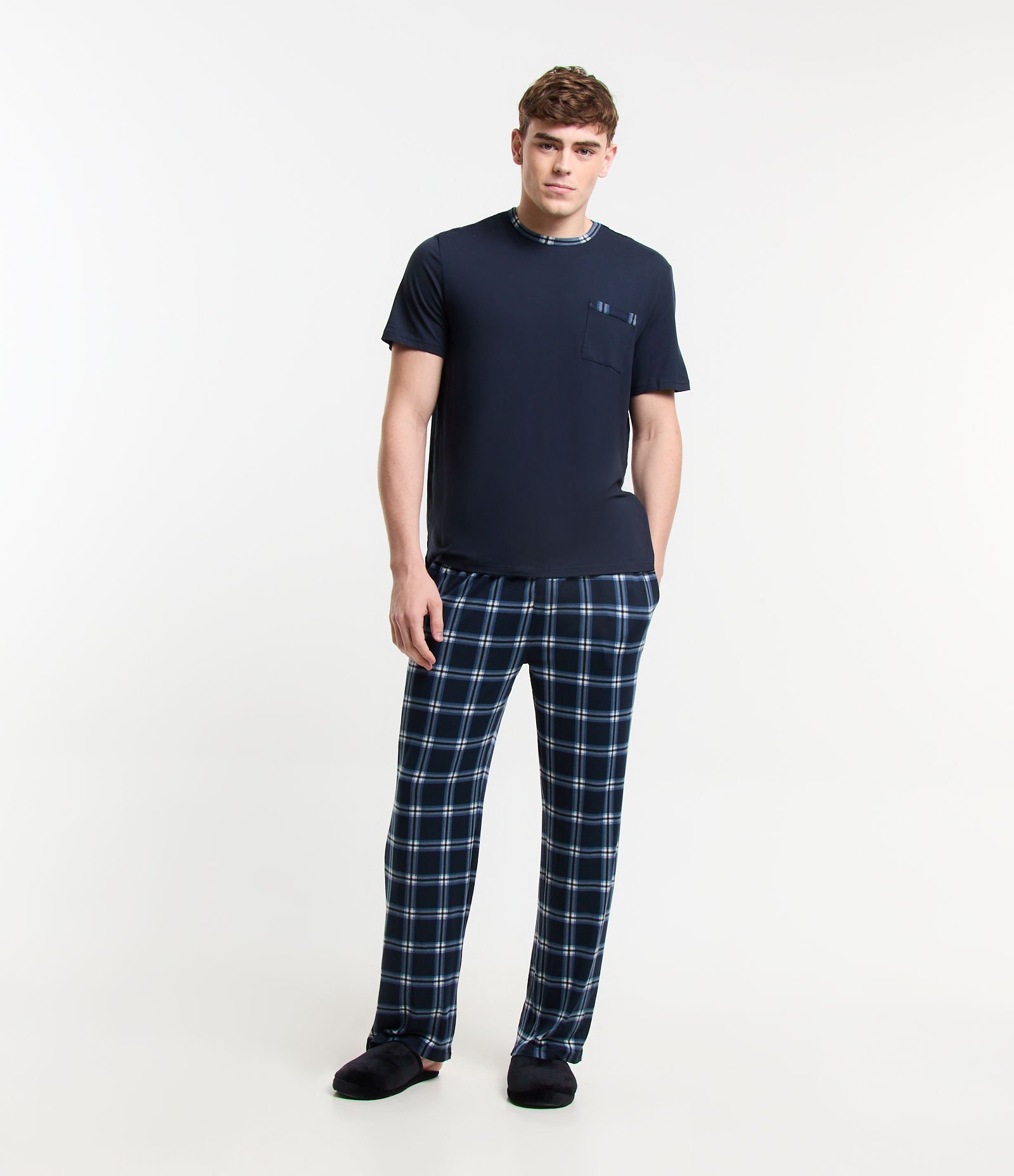 Pijama Longo com Bolso no Peito e Calça Estampa Xadrez Azul 2