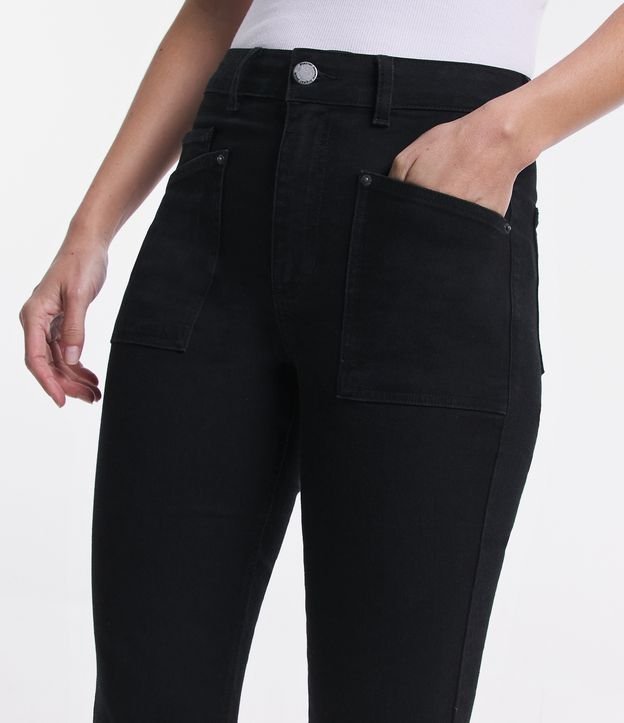 Calça Capri Jeans com Bolso Sobreposto Preto 3