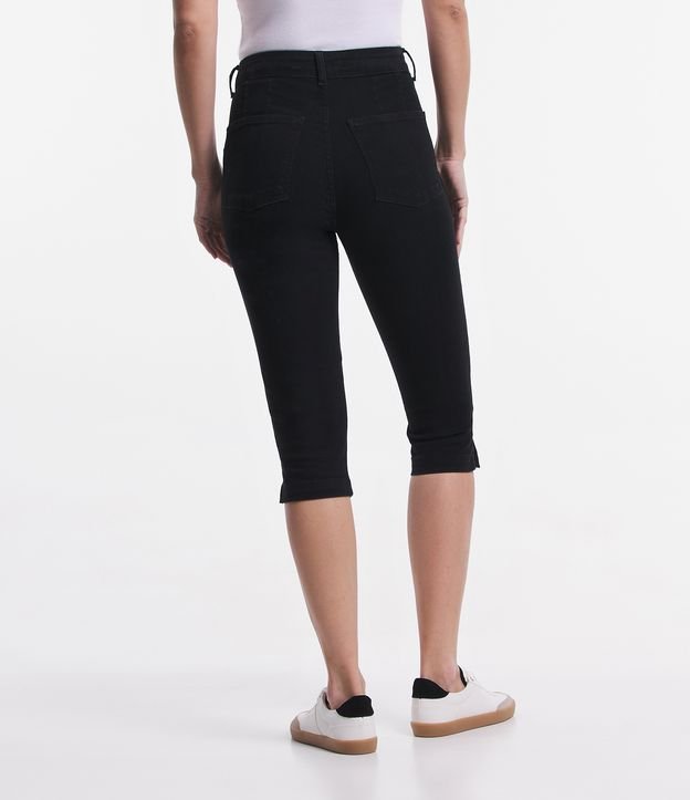 Calça Capri Jeans com Bolso Sobreposto Preto 4