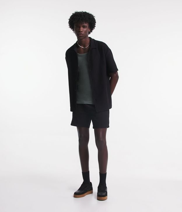 Camisa Boxy em Meia Malha com Textura e Gola Colarinho